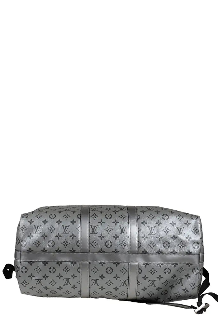 Vista inferior del Bolso de viaje Louis Vuitton Silver Split 50, de 2018, en estado impecable.