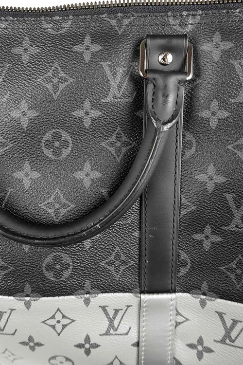 Gros plan sur une très légère trace de d'usure du sac Keepall 50 preloved