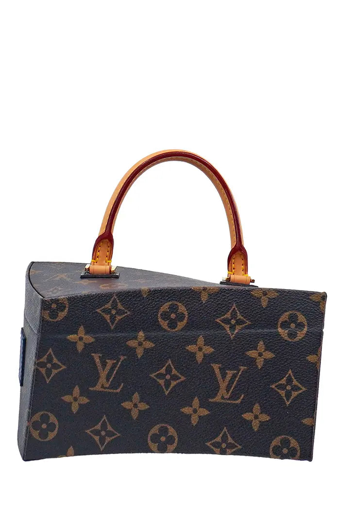 Louis Vuitton Twisted Box bag back in Monogram canvas with leather handle, in good condition.