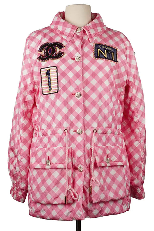 Camisa de seda italiana usada de Chanel, cuadros vichy rosas, corte parka con cordones desabrochados