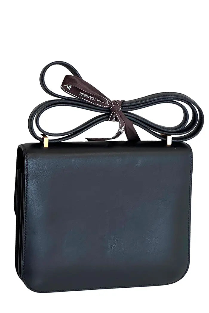 Hermès Tasche constance 19 aus Swift-Leder, sehr guter Zustand. Von hinten gesehen
