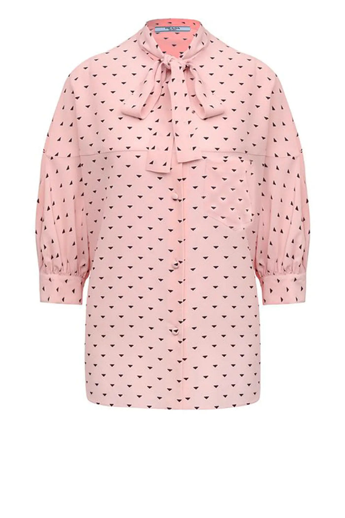 Prada Bluse aus rosafarbener Seide. Perfekt für jeden Anlass. 