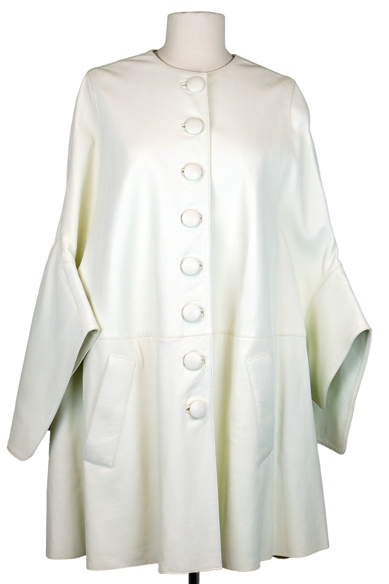 White Lanvin lambskin leather cape from the 2020 Collection. Reench preloved, ref. 1000073. Size 36 FR.